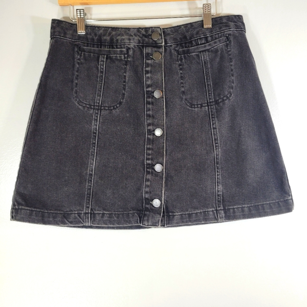 TOPSHOP Moto washed black button front denim A-line mini skirt